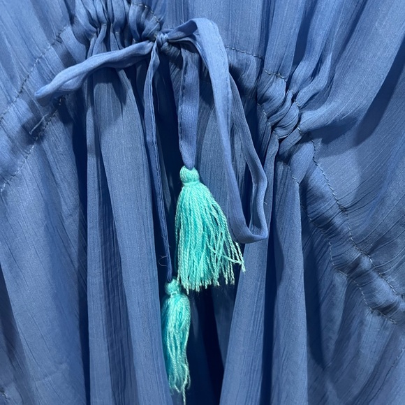 Adorable Beach cover up in beautiful ocean blue color. - Picture 3 of 8